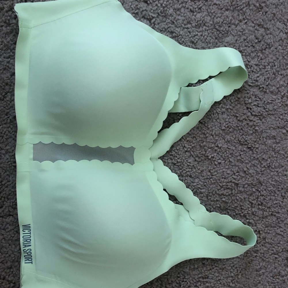 Victoria’s Secret Angel Max Sports bra